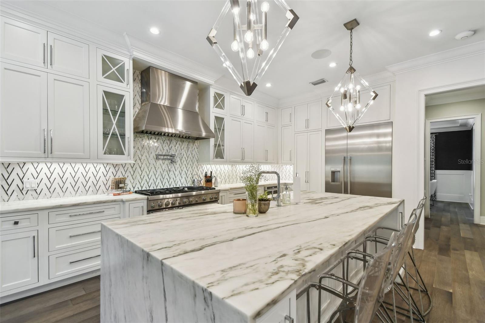 Listing photo id 10 for 473 Severn Avenue
