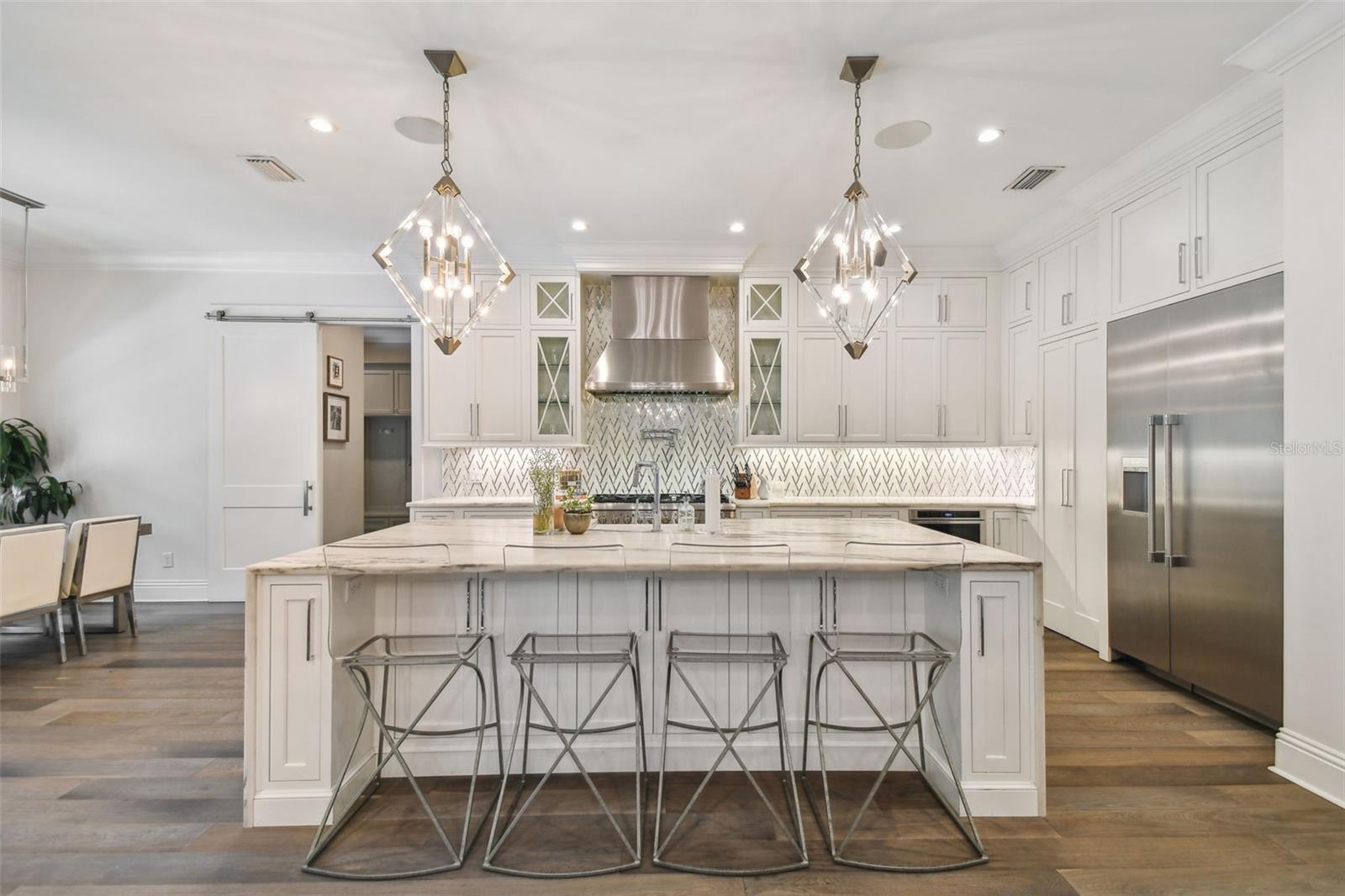 Listing photo id 11 for 473 Severn Avenue
