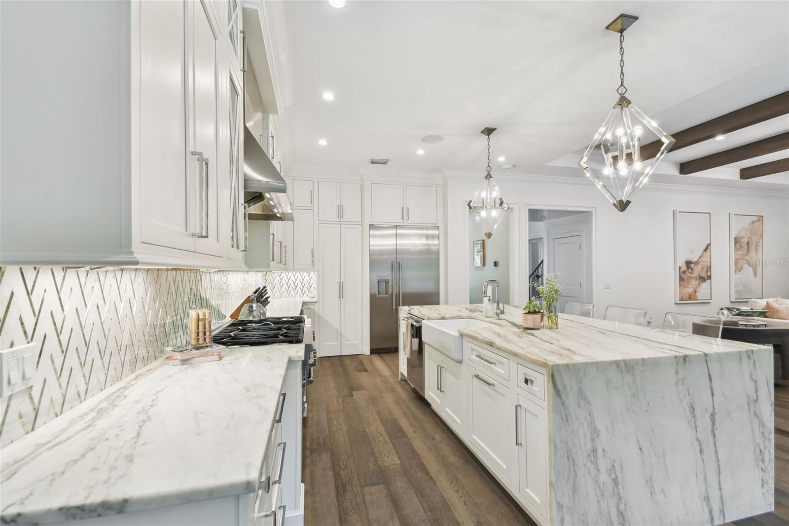 Listing photo id 13 for 473 Severn Avenue