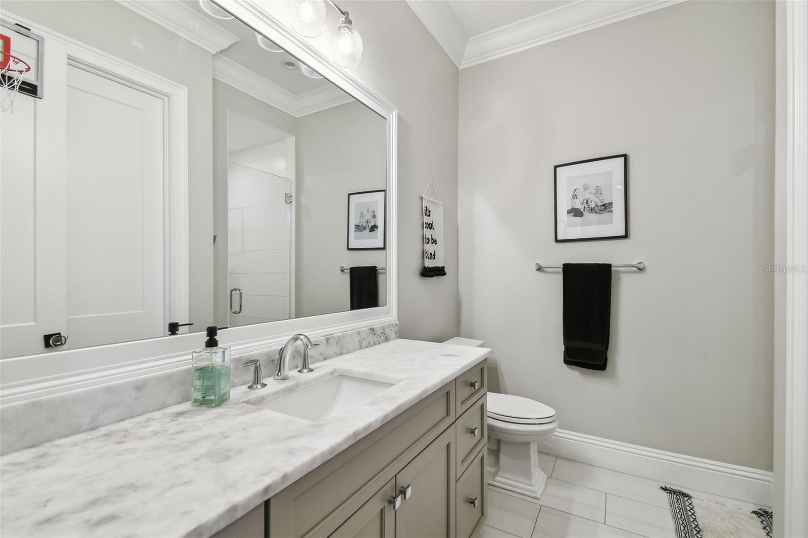 Listing photo id 51 for 473 Severn Avenue