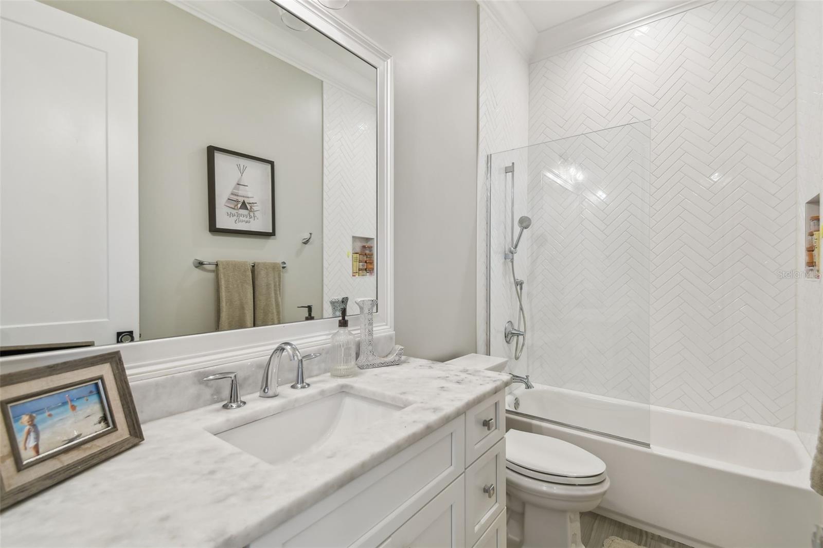 Listing photo id 54 for 473 Severn Avenue