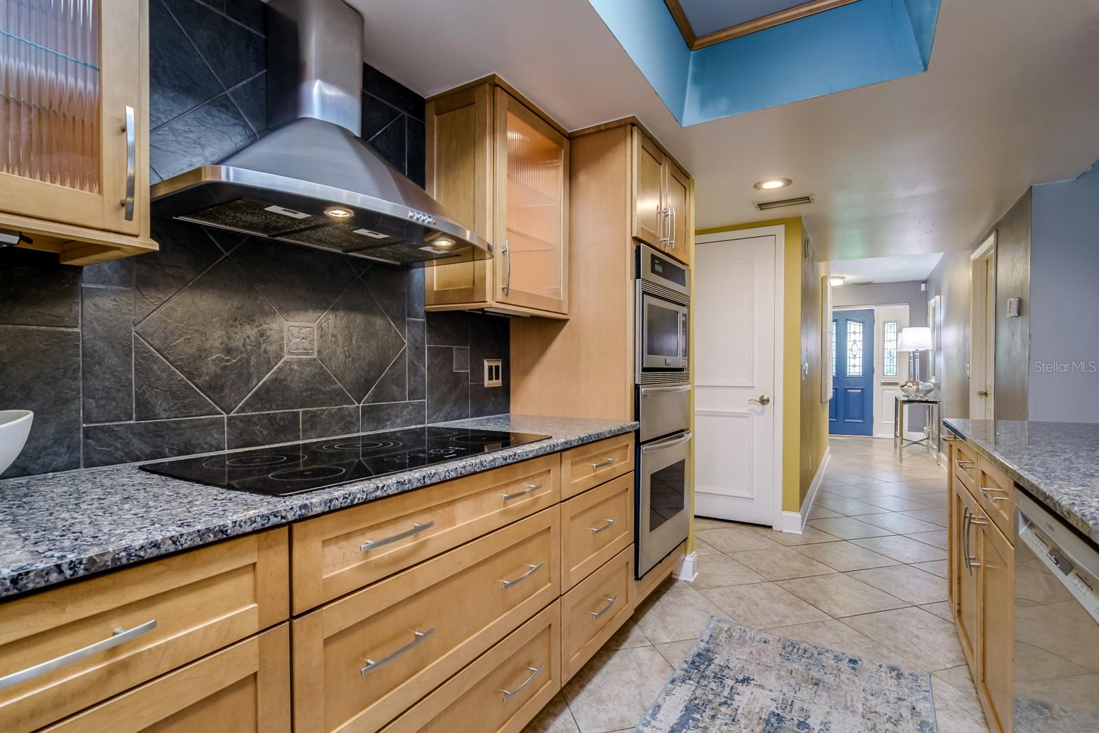 Image 6 of 38 For 3011 Schiller Street