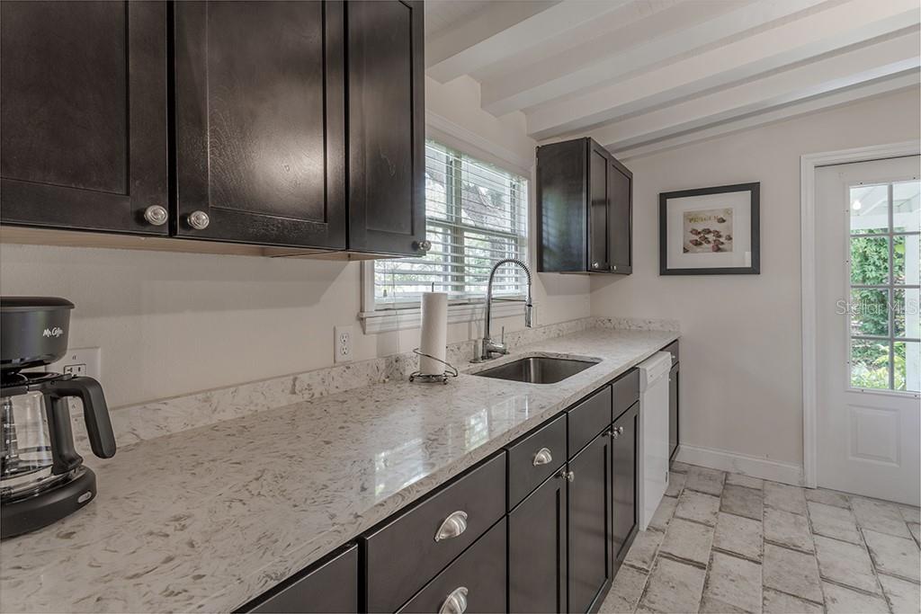 Image 6 of 14 For 808 Coral Street