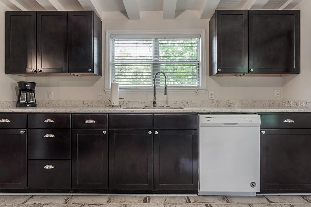 Image 7 of 14 For 808 Coral Street