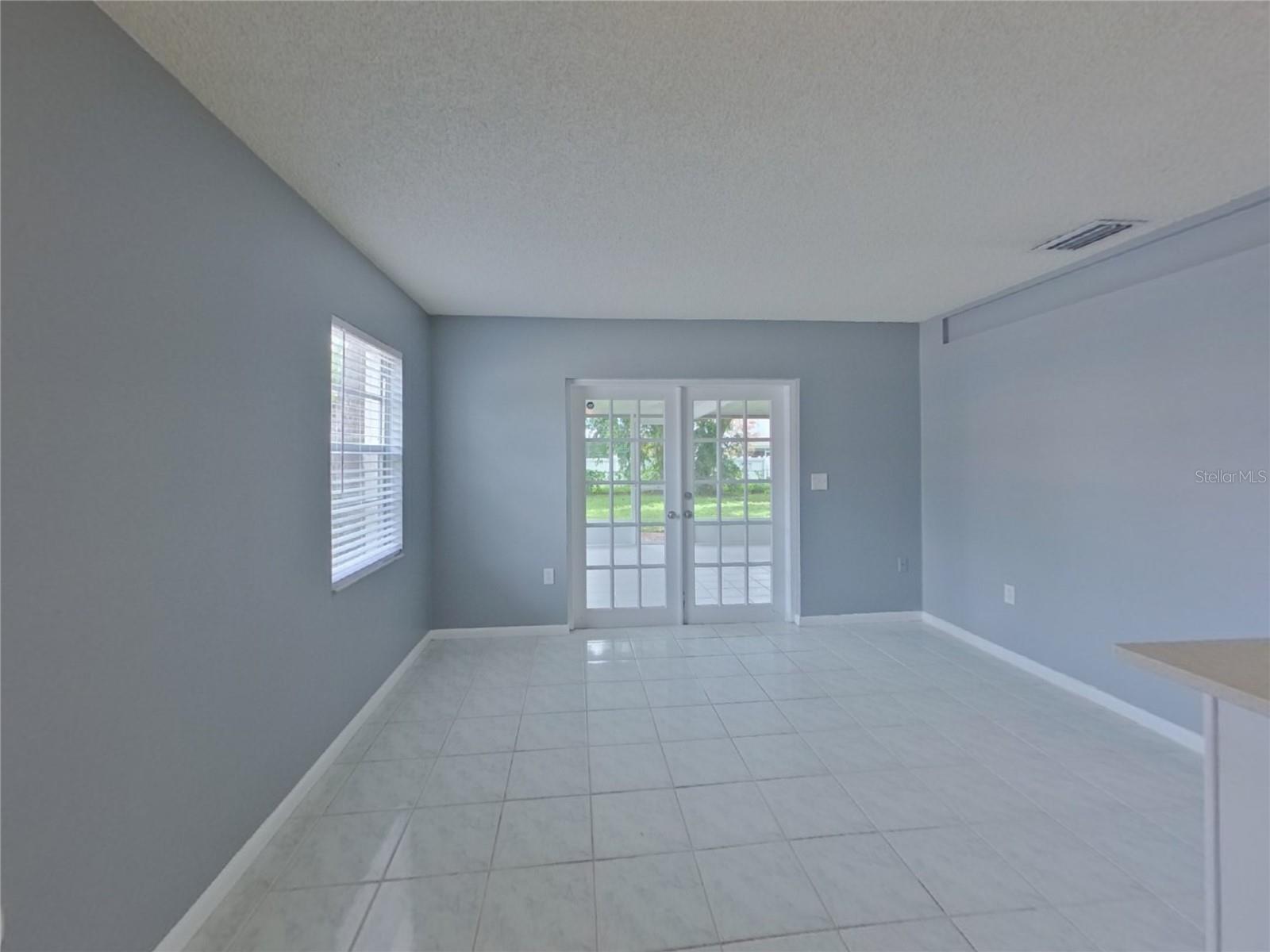 Image 7 of 24 For 3415 Bay Avenue