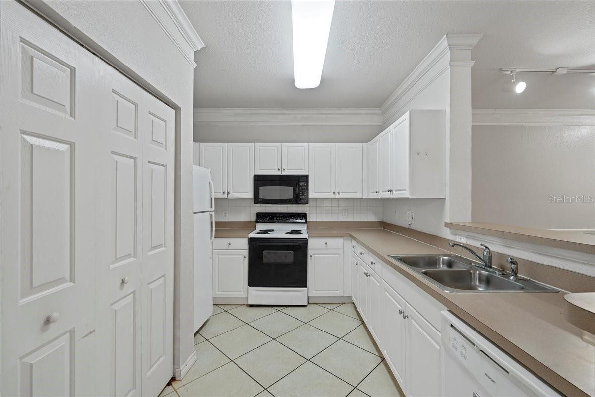 Image 12 of 63 For 4333 Bayside Village Drive 127
