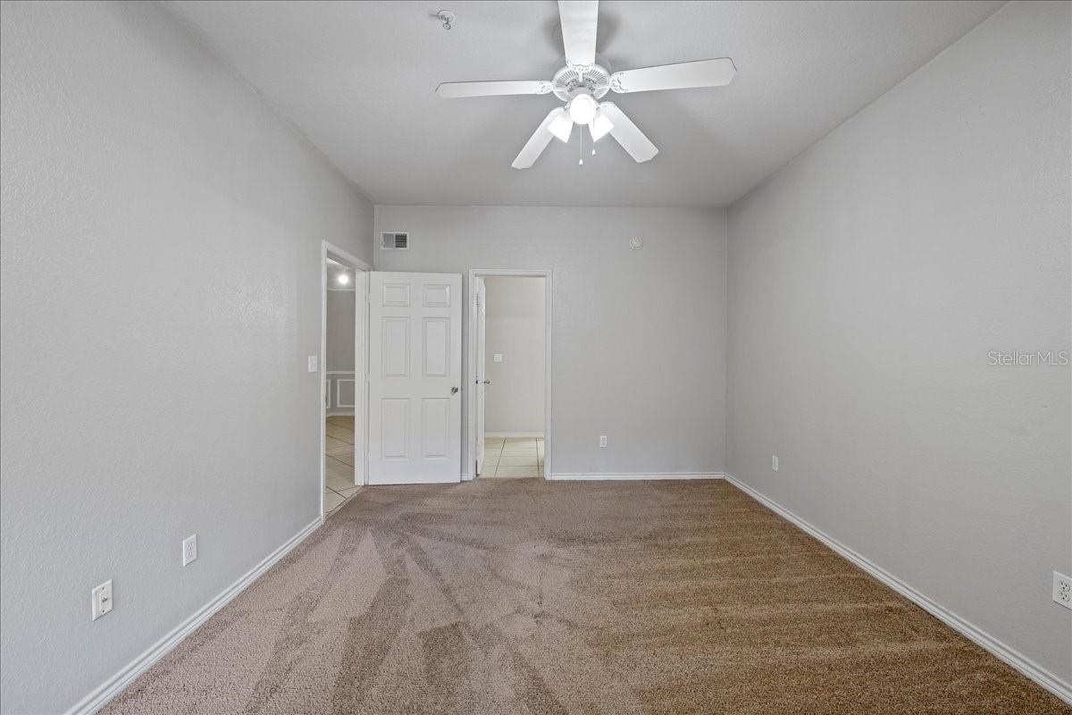 Image 16 of 63 For 4333 Bayside Village Drive 127