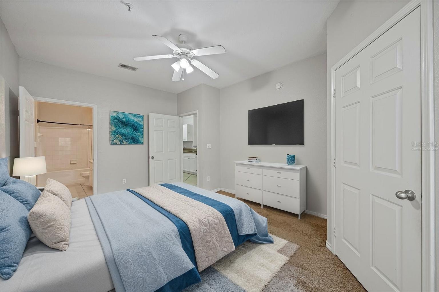 Image 21 of 63 For 4333 Bayside Village Drive 127