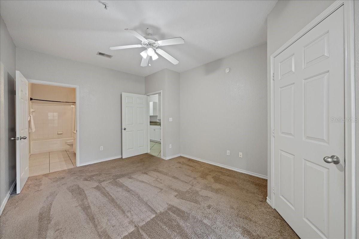 Image 24 of 63 For 4333 Bayside Village Drive 127