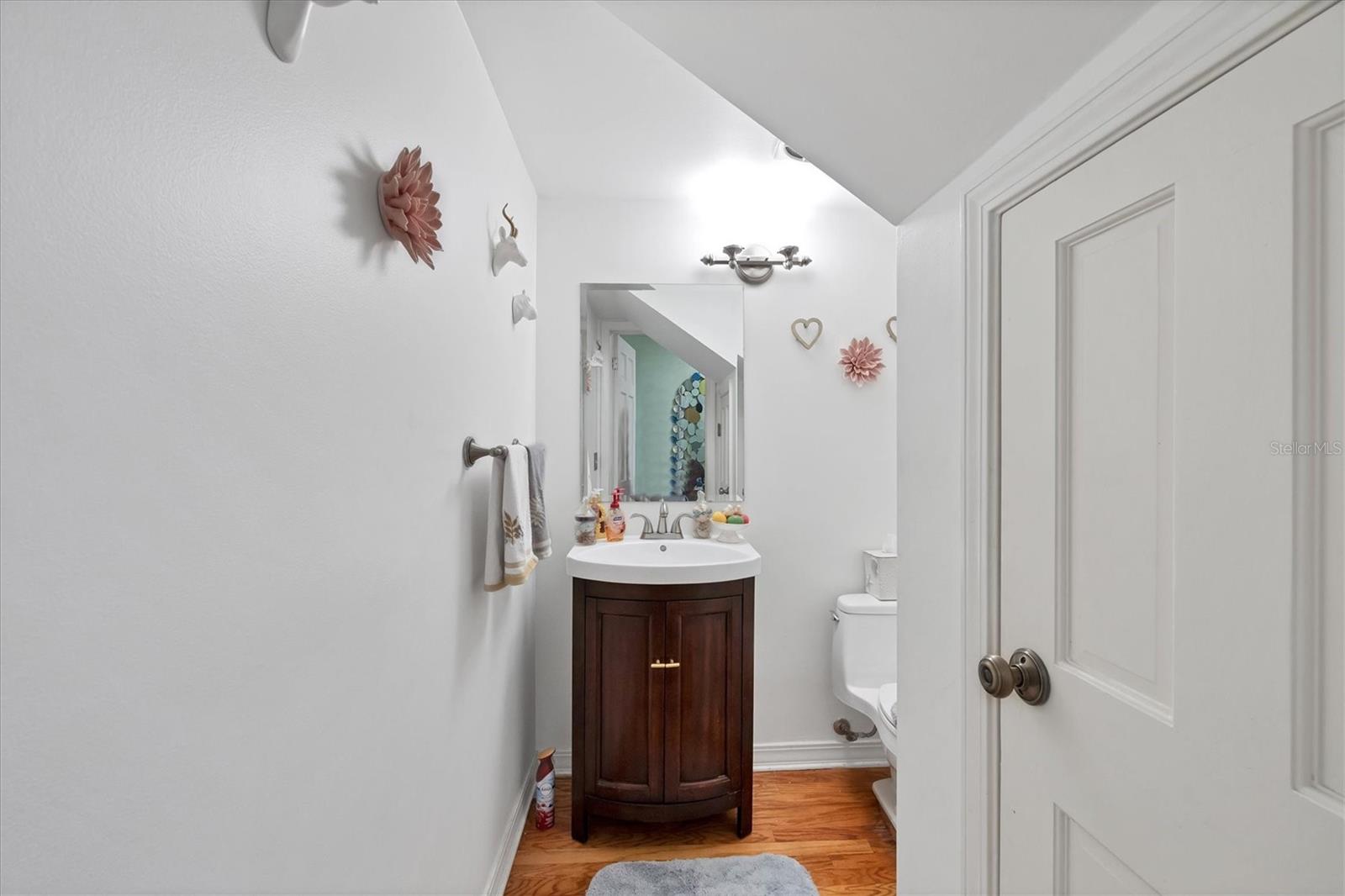 Image 22 of 32 For 1229 Roxmere Road