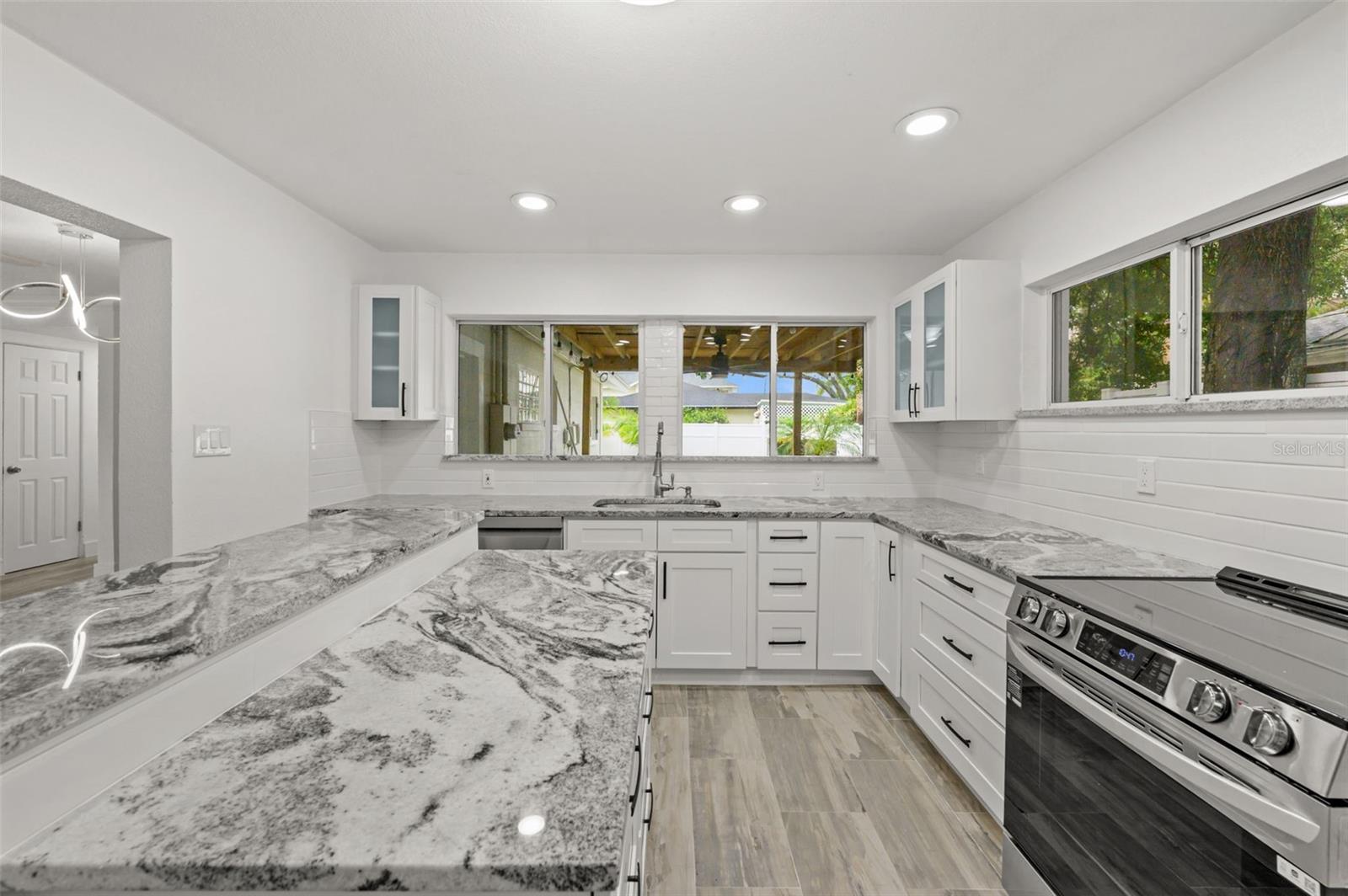 Image 10 of 33 For 5301 Venetian Boulevard Ne