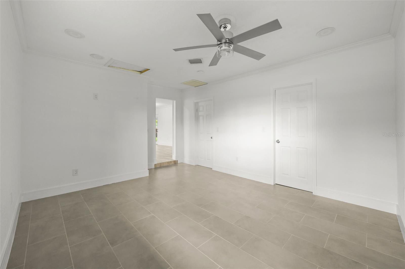Image 21 of 33 For 5301 Venetian Boulevard Ne