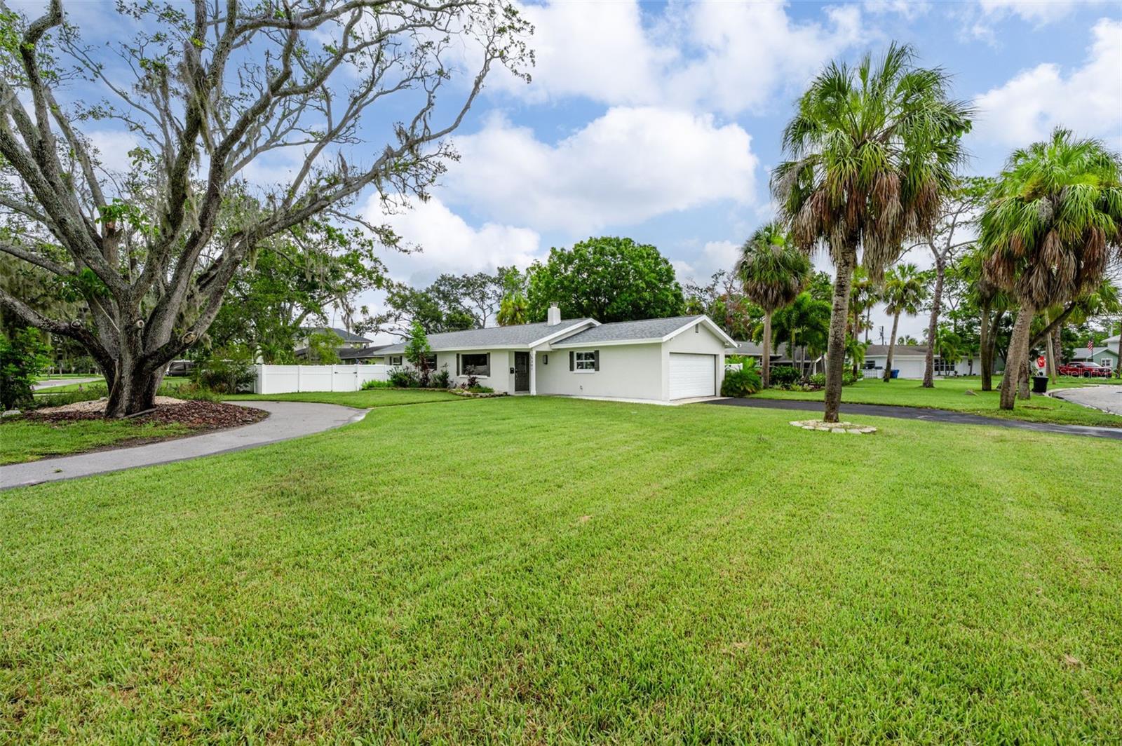 Image 31 of 33 For 5301 Venetian Boulevard Ne