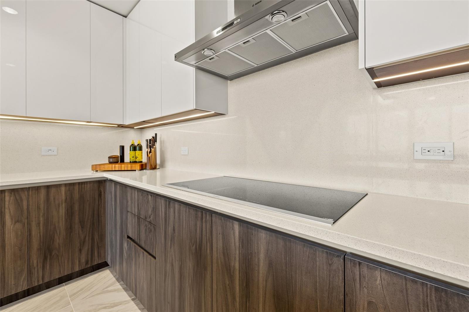 Image 17 of 59 For 777 3rd Avenue N 806