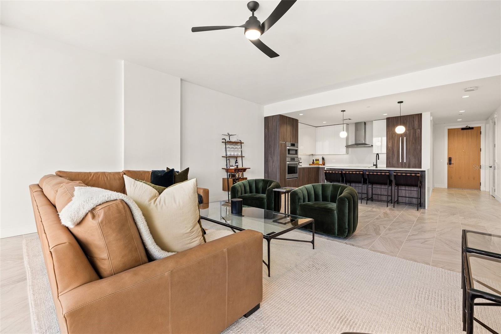Image 22 of 59 For 777 3rd Avenue N 806
