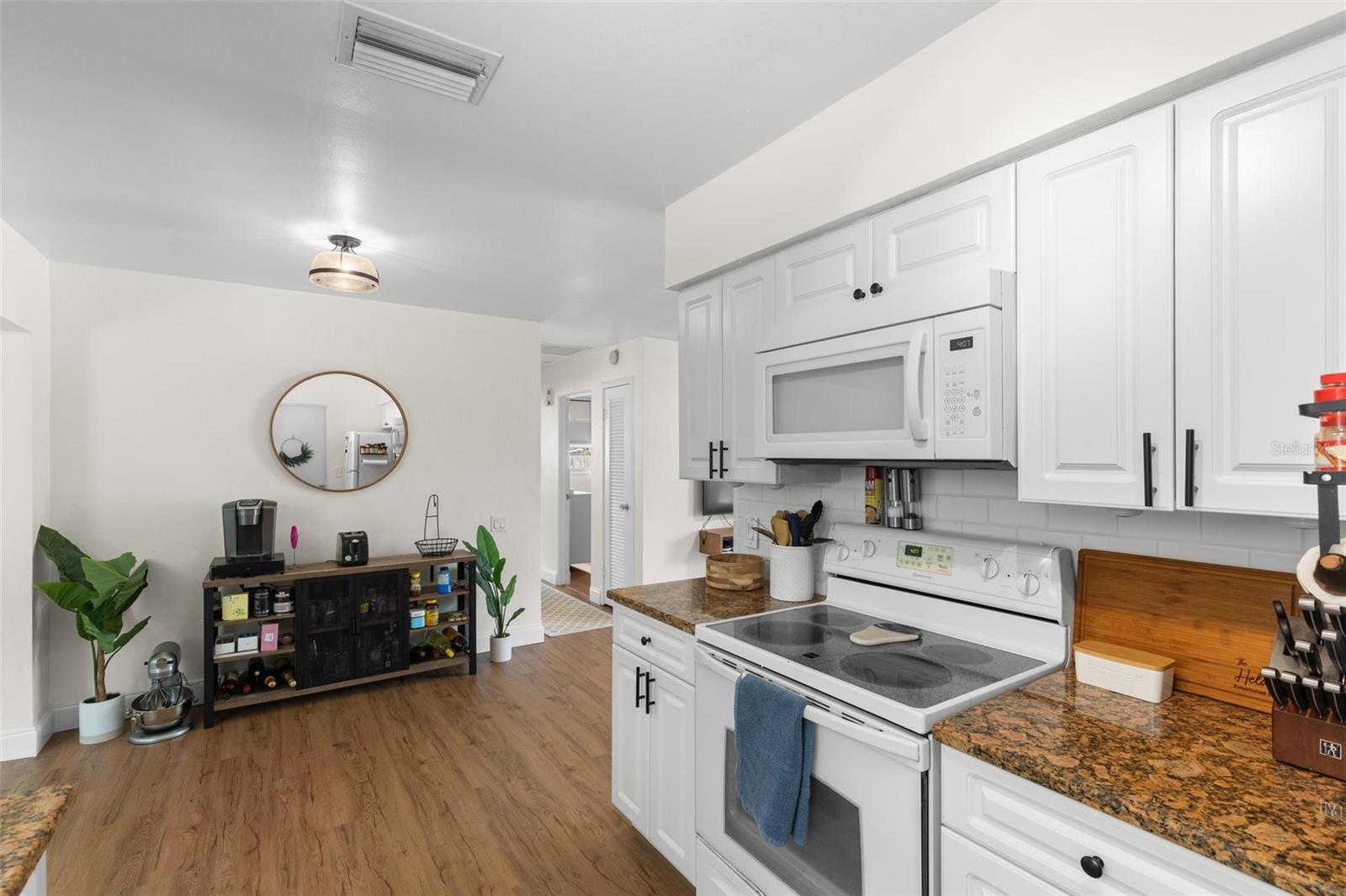 Image 11 of 27 For 11431 72nd Terrace