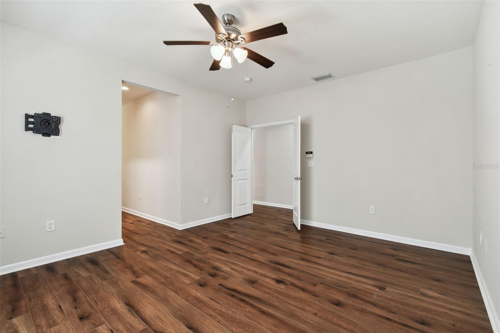 Image 5 of 58 For 8320 Manor Club Circle 2