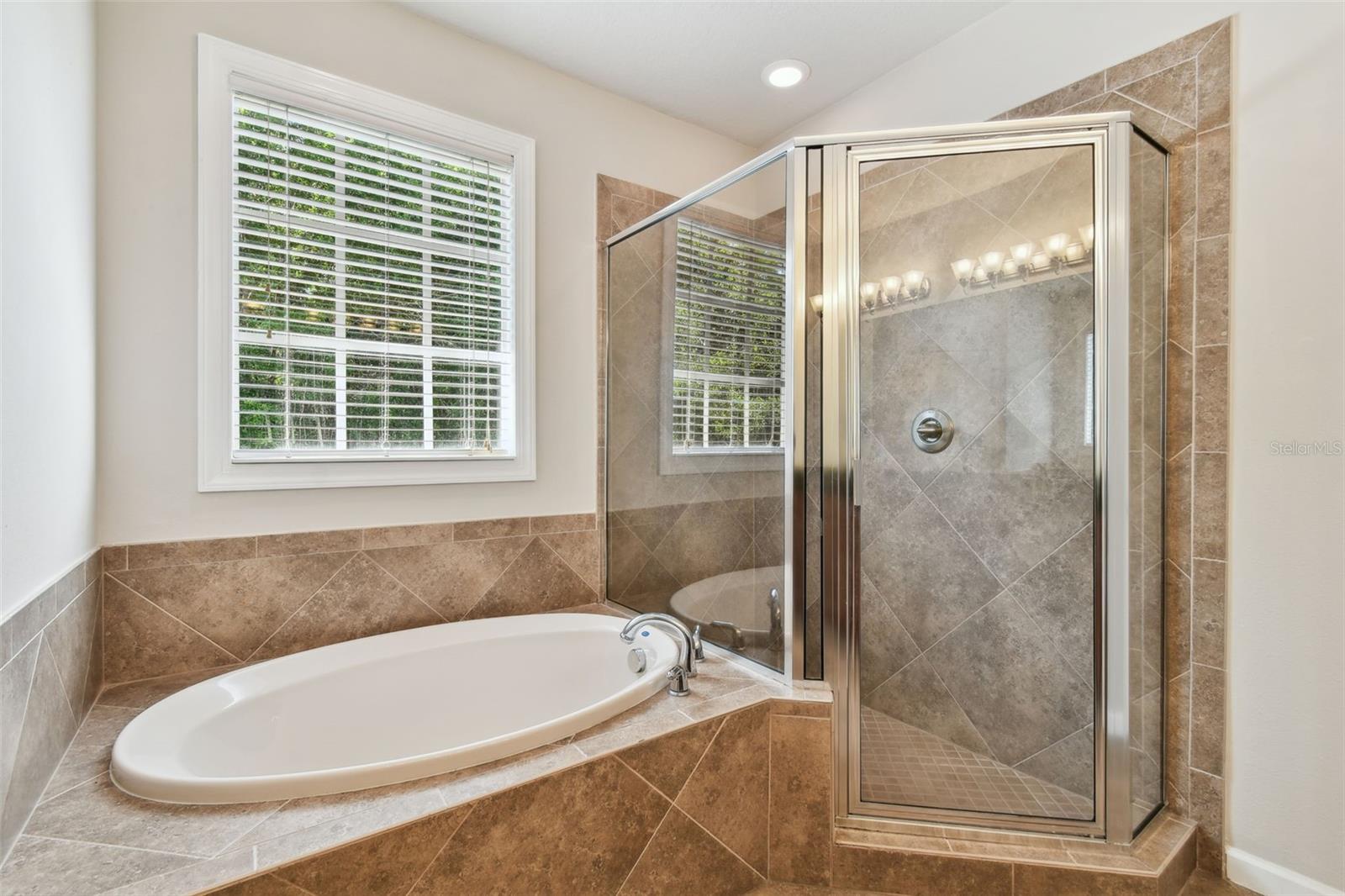 Image 6 of 58 For 8320 Manor Club Circle 2