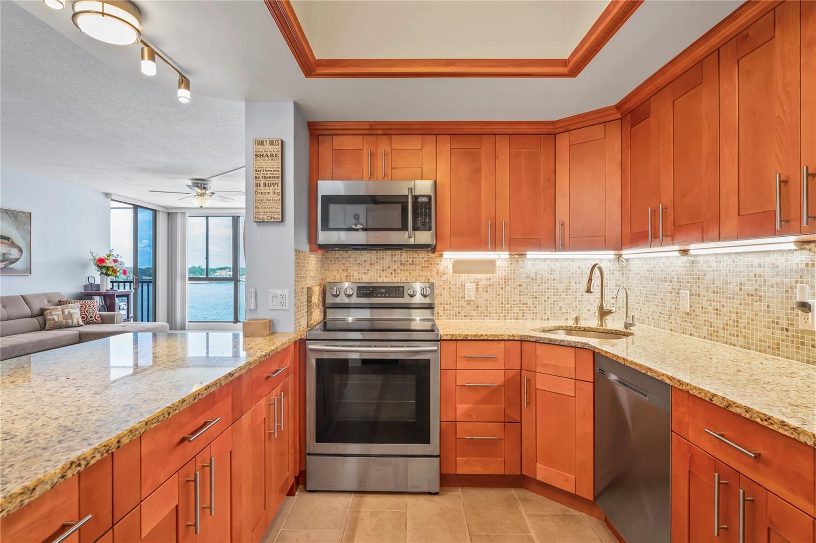 Image 17 of 76 For 7100 Sunshine Skyway Lane S 503