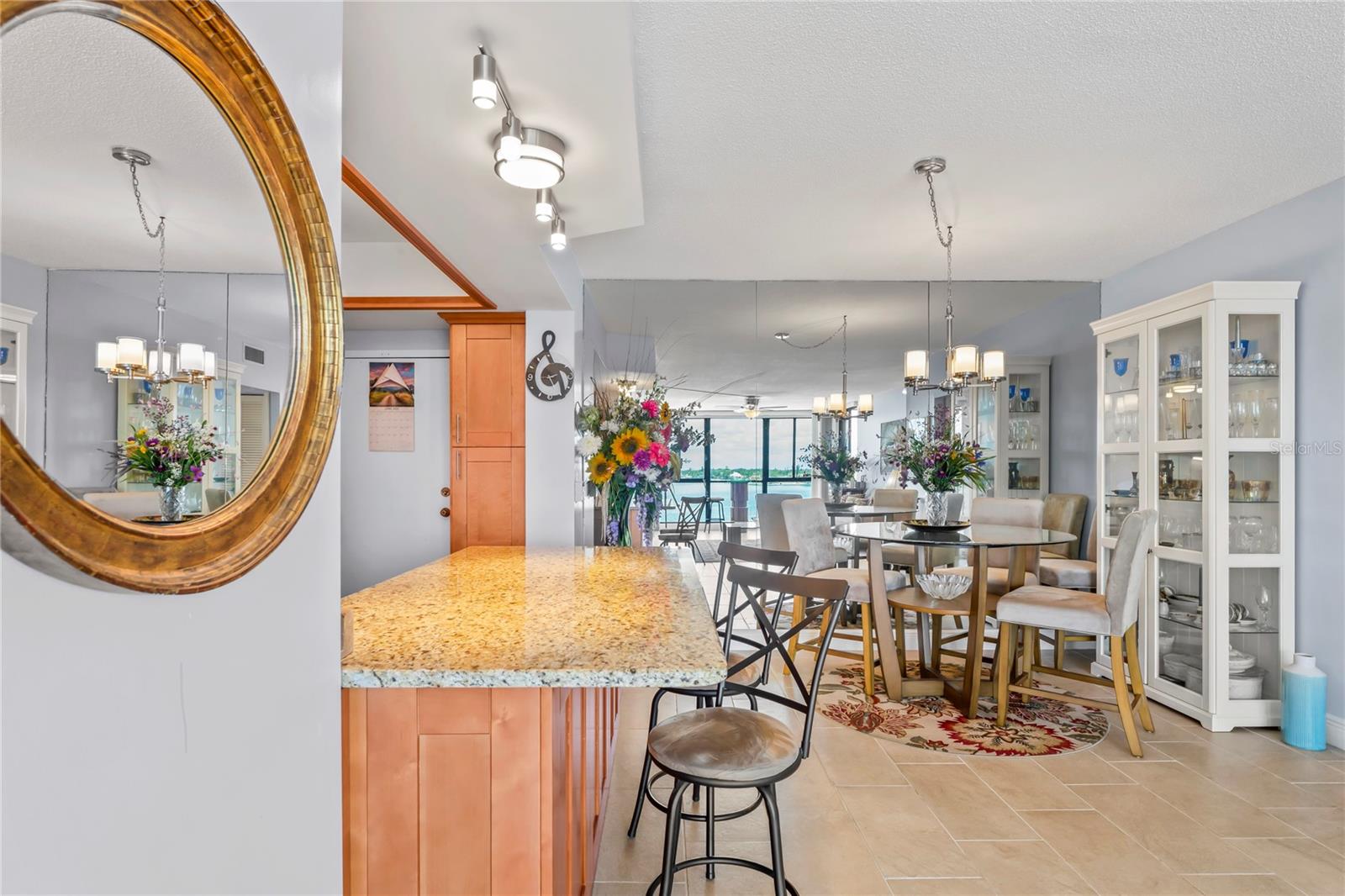 Image 21 of 76 For 7100 Sunshine Skyway Lane S 503