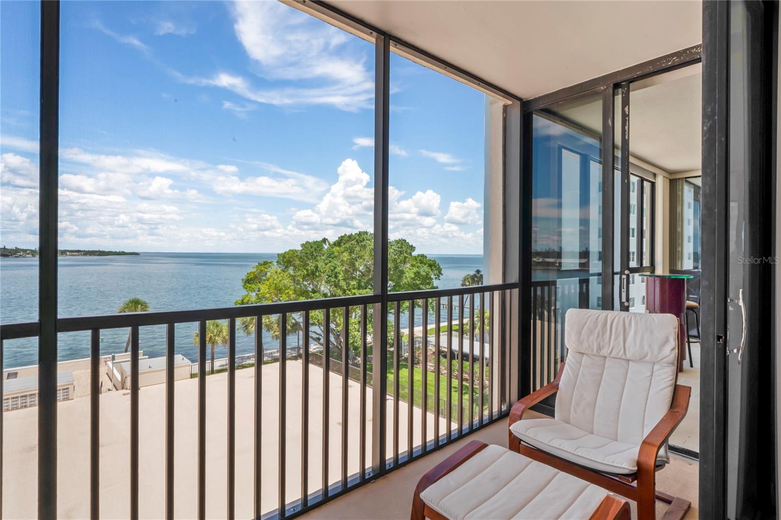 Image 27 of 76 For 7100 Sunshine Skyway Lane S 503