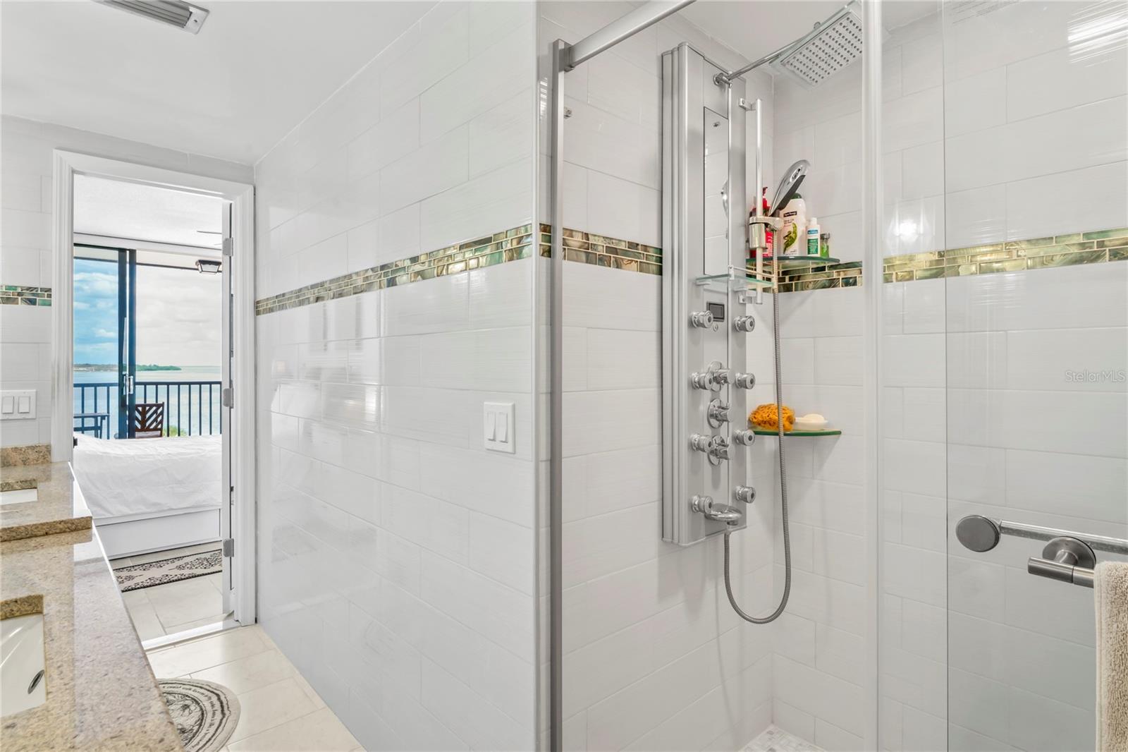Image 32 of 76 For 7100 Sunshine Skyway Lane S 503