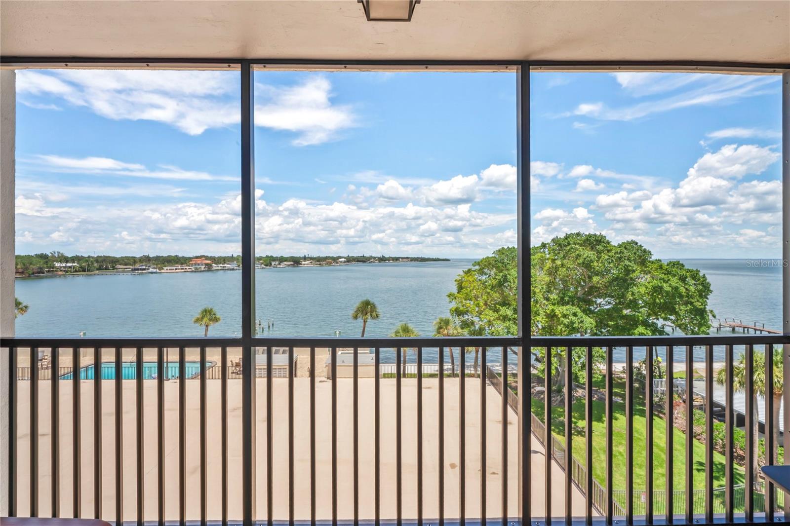 Image 35 of 76 For 7100 Sunshine Skyway Lane S 503