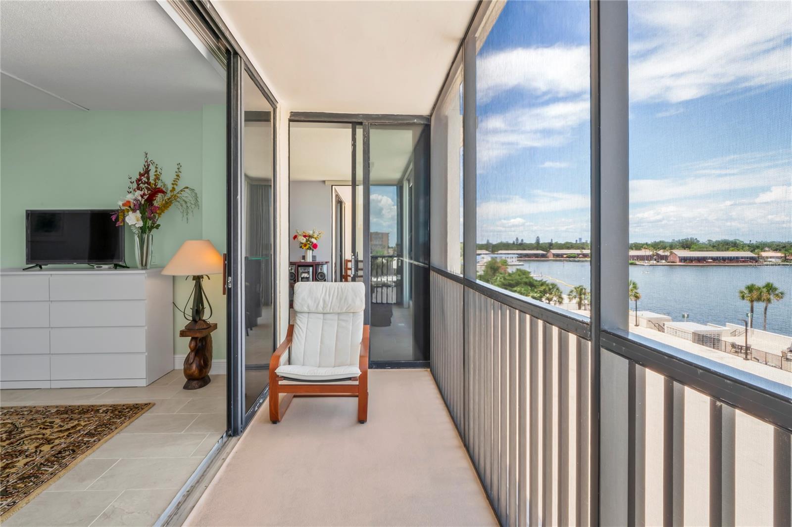 Image 36 of 76 For 7100 Sunshine Skyway Lane S 503