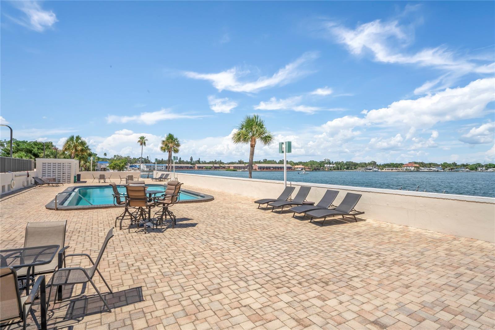 Image 52 of 76 For 7100 Sunshine Skyway Lane S 503