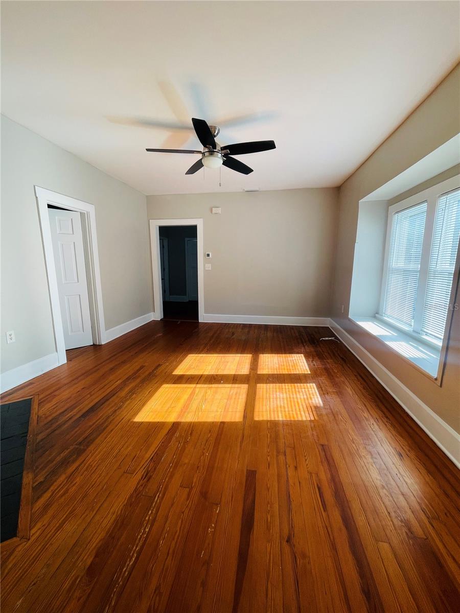 Image 10 of 17 For 116 16th Avenue Se