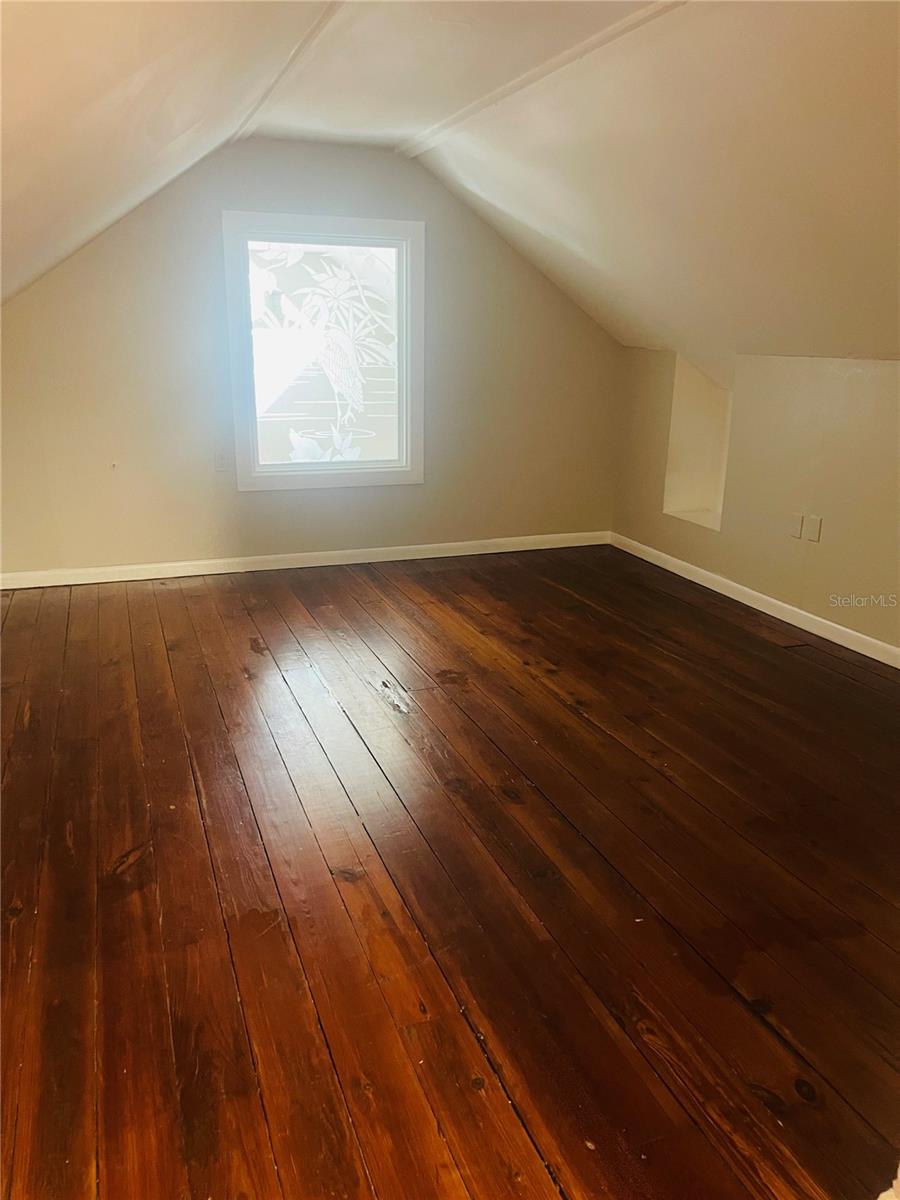 Image 2 of 17 For 116 16th Avenue Se