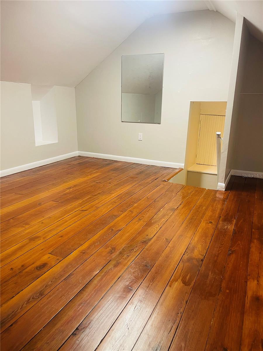 Image 3 of 17 For 116 16th Avenue Se