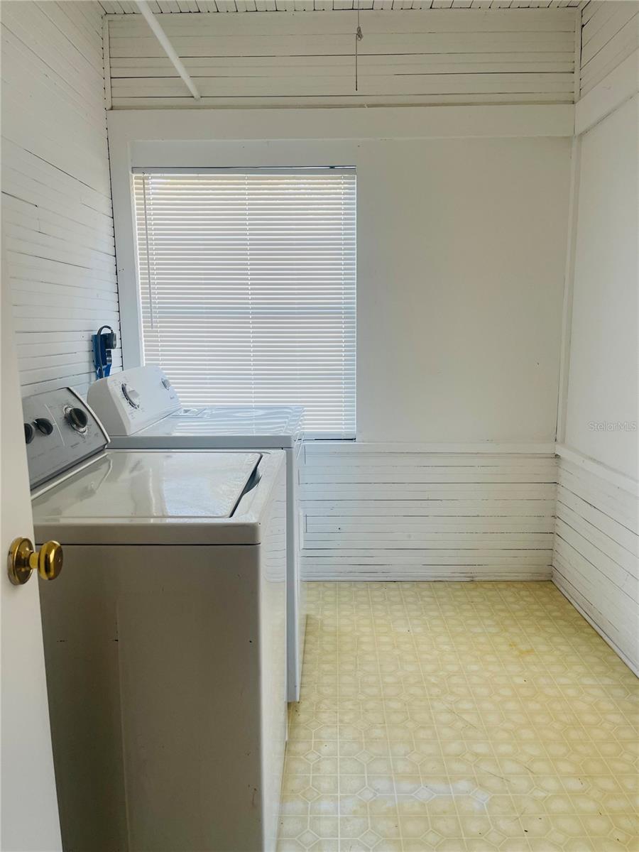 Image 4 of 17 For 116 16th Avenue Se