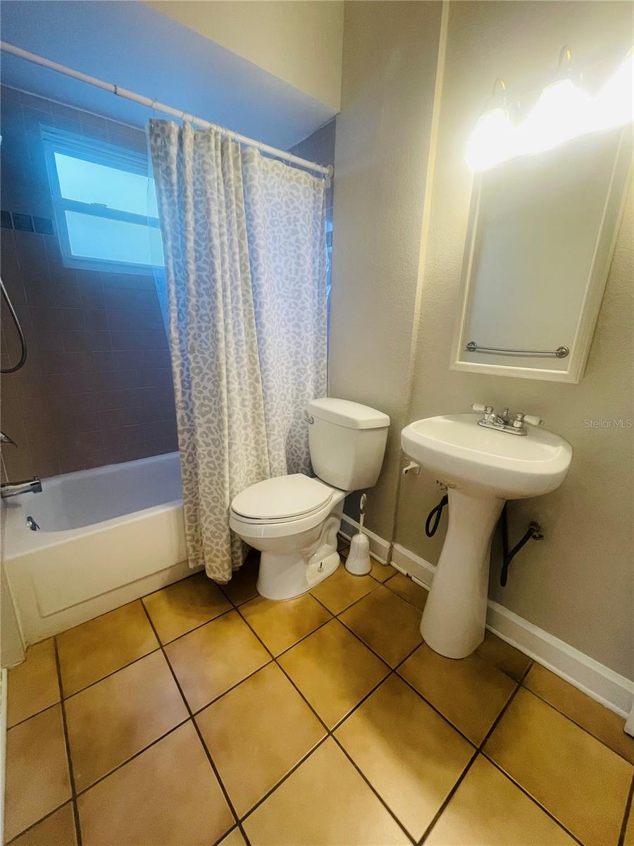 Image 5 of 17 For 116 16th Avenue Se