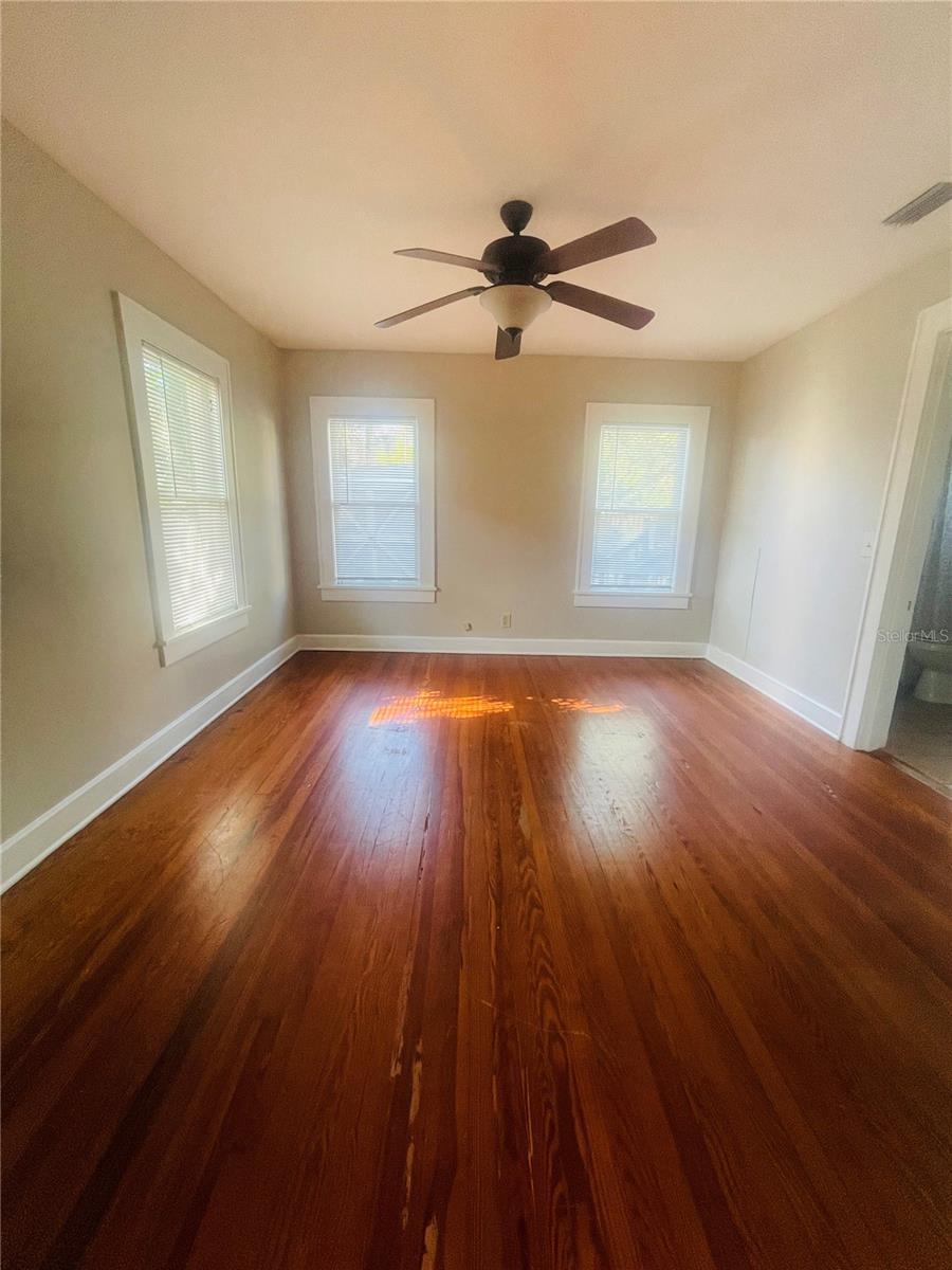 Image 6 of 17 For 116 16th Avenue Se