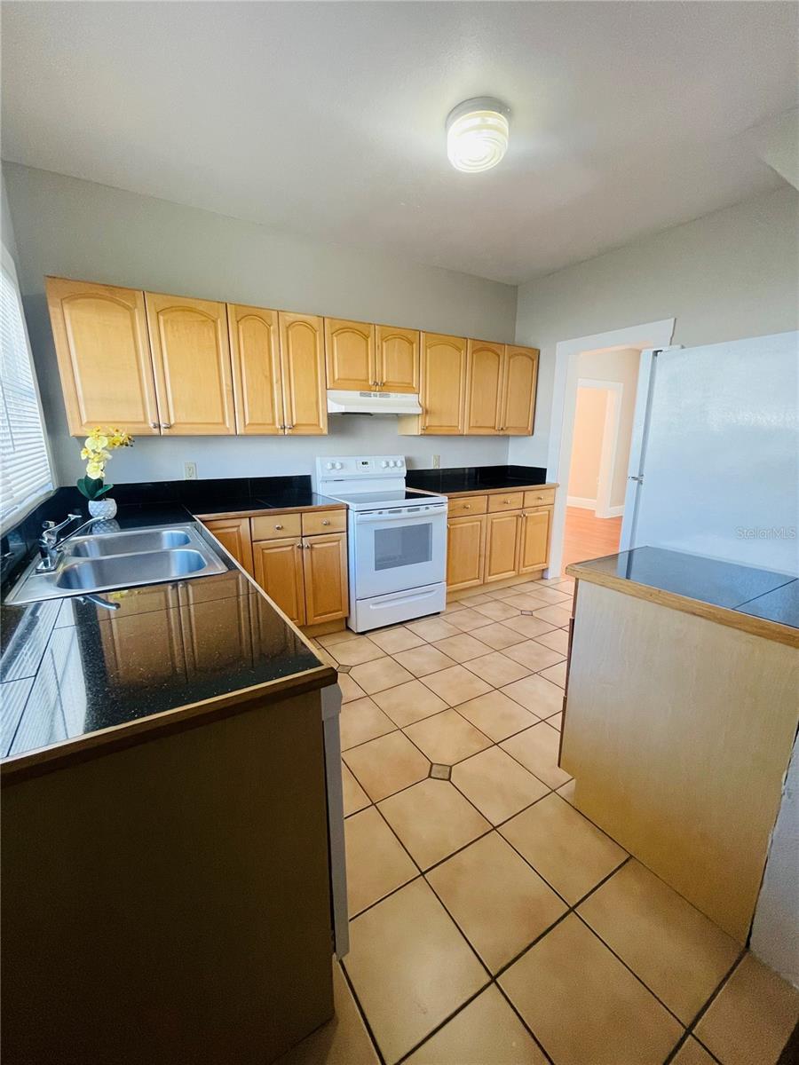 Image 8 of 17 For 116 16th Avenue Se
