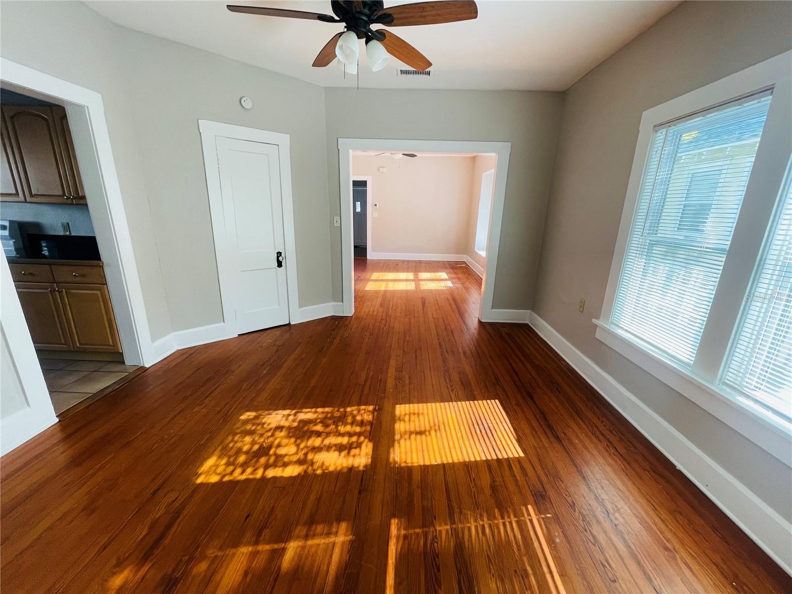 Image 9 of 17 For 116 16th Avenue Se