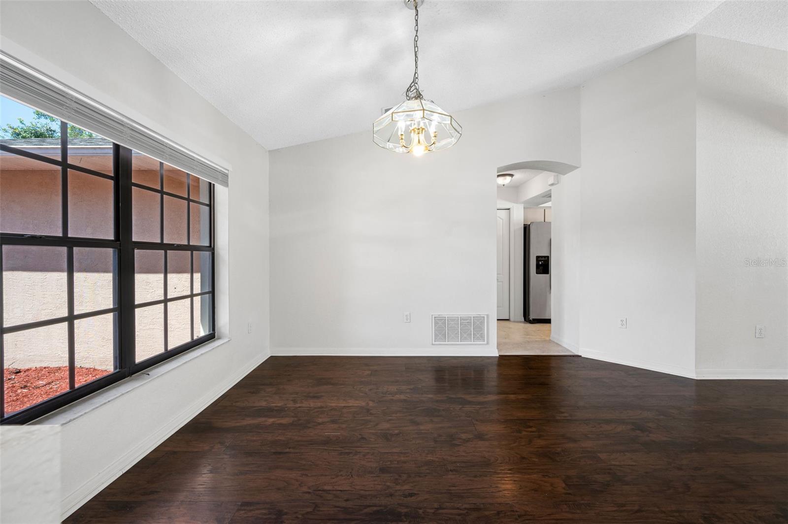 Image 10 of 50 For 1061 Archway Drive
