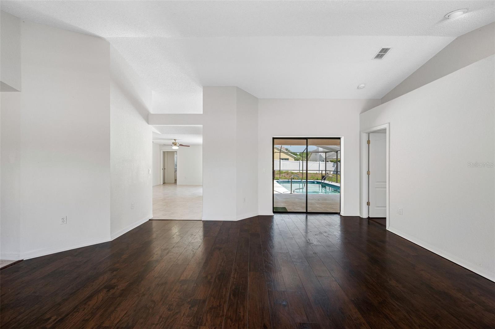 Image 11 of 50 For 1061 Archway Drive