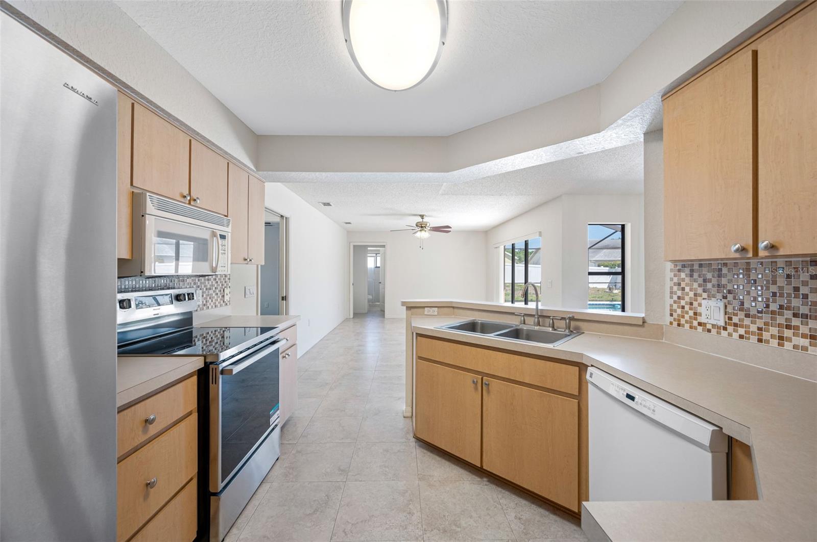 Image 12 of 50 For 1061 Archway Drive