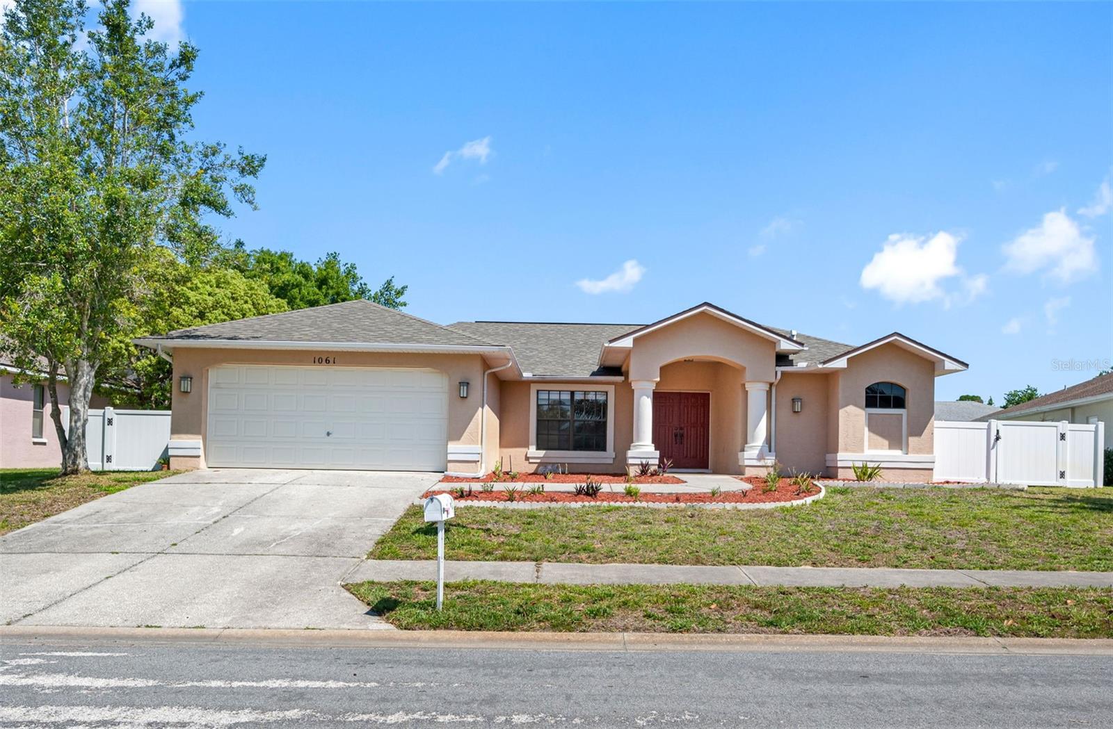 Image 2 of 50 For 1061 Archway Drive