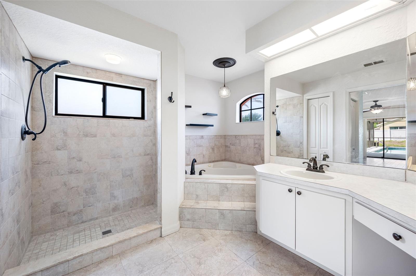Image 30 of 50 For 1061 Archway Drive