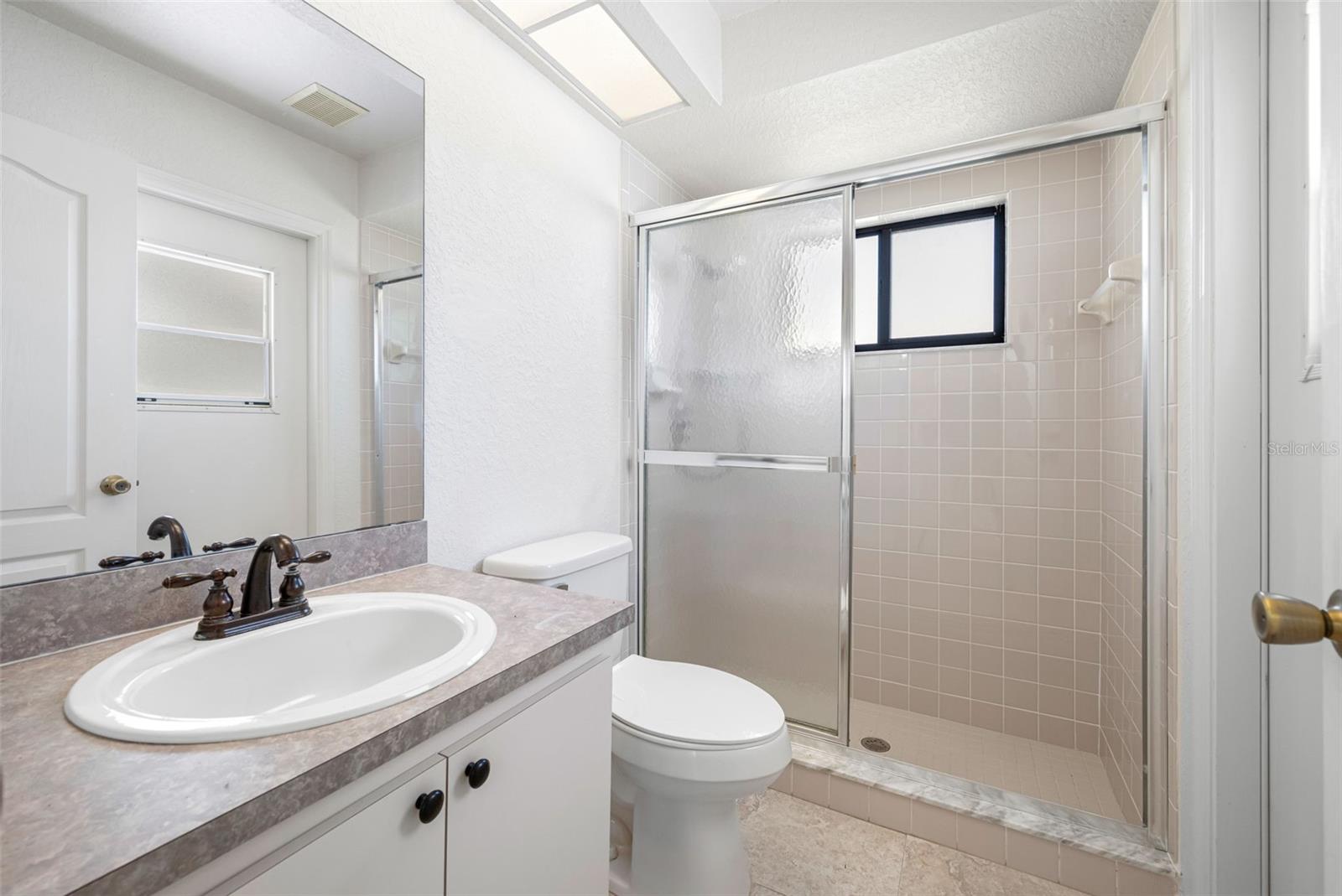 Image 9 of 50 For 1061 Archway Drive