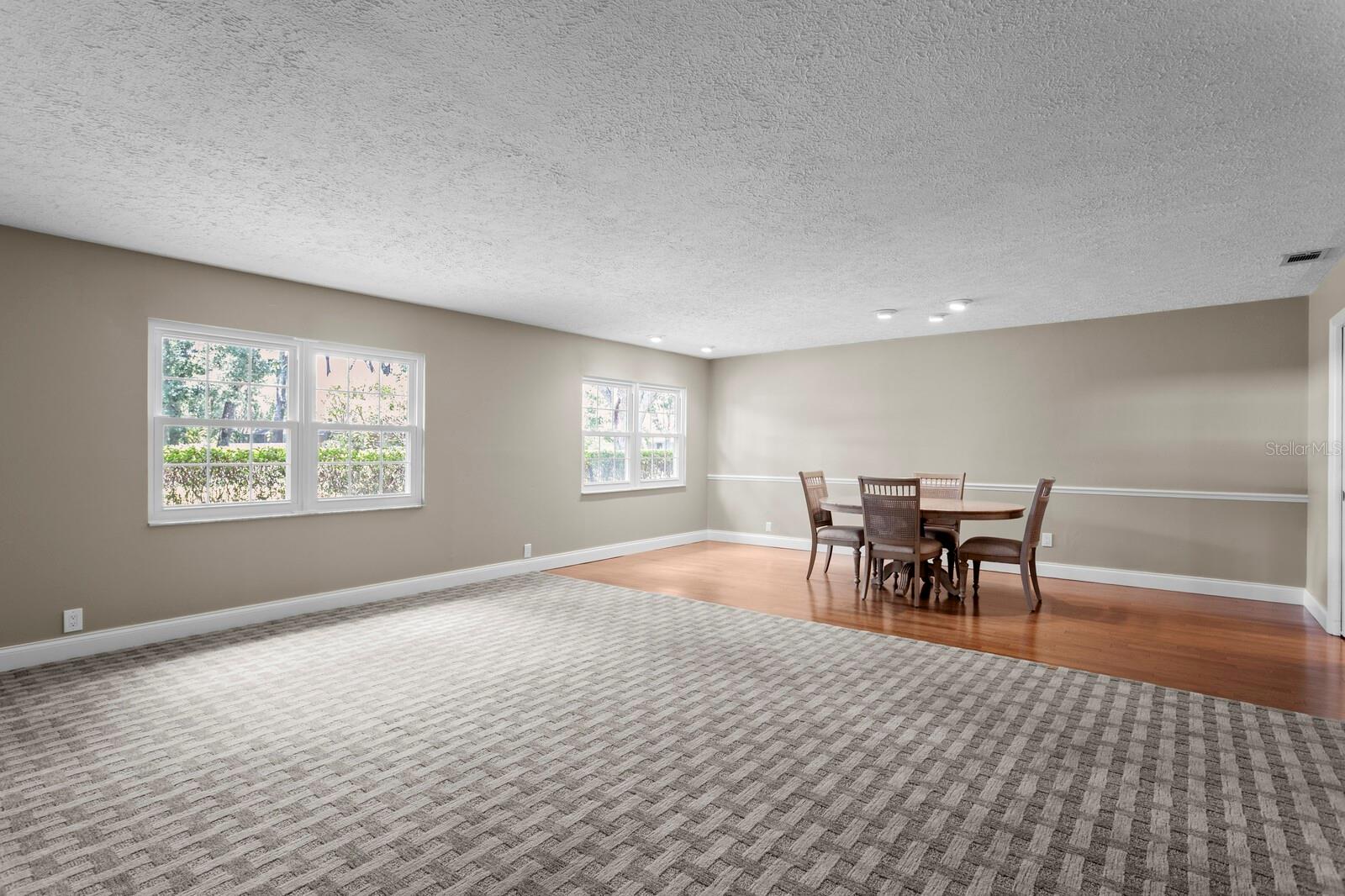 Listing photo id 13 for 818 Gascon Place