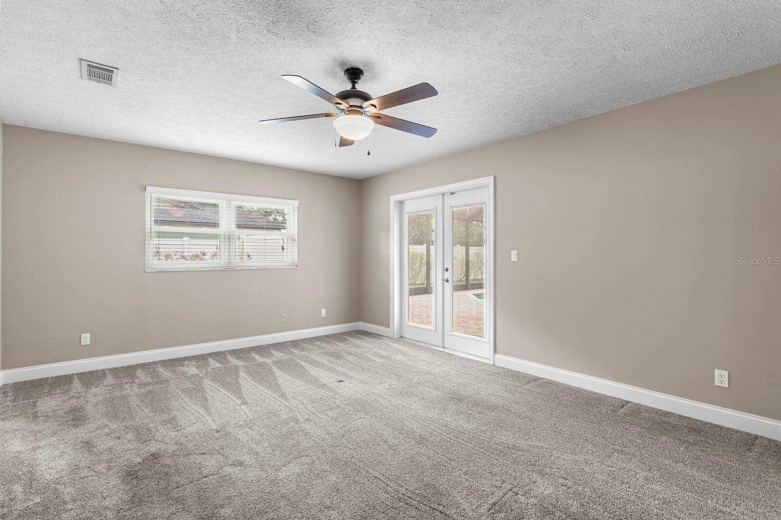 Listing photo id 17 for 818 Gascon Place