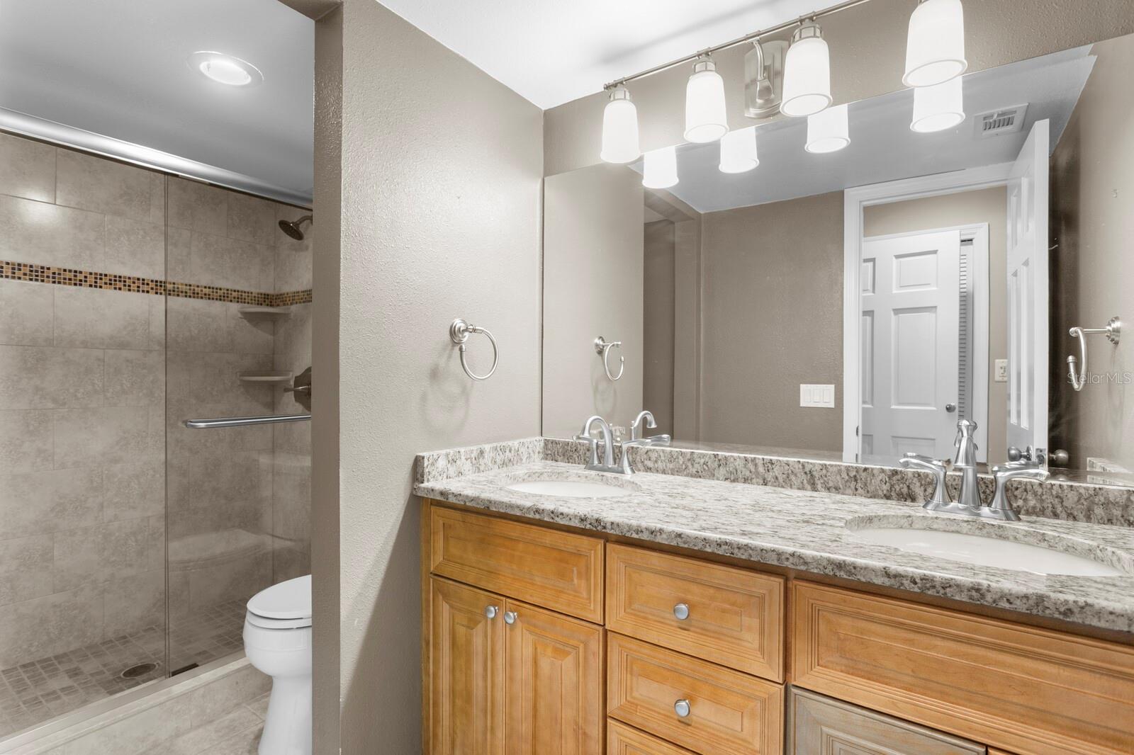 Listing photo id 24 for 818 Gascon Place