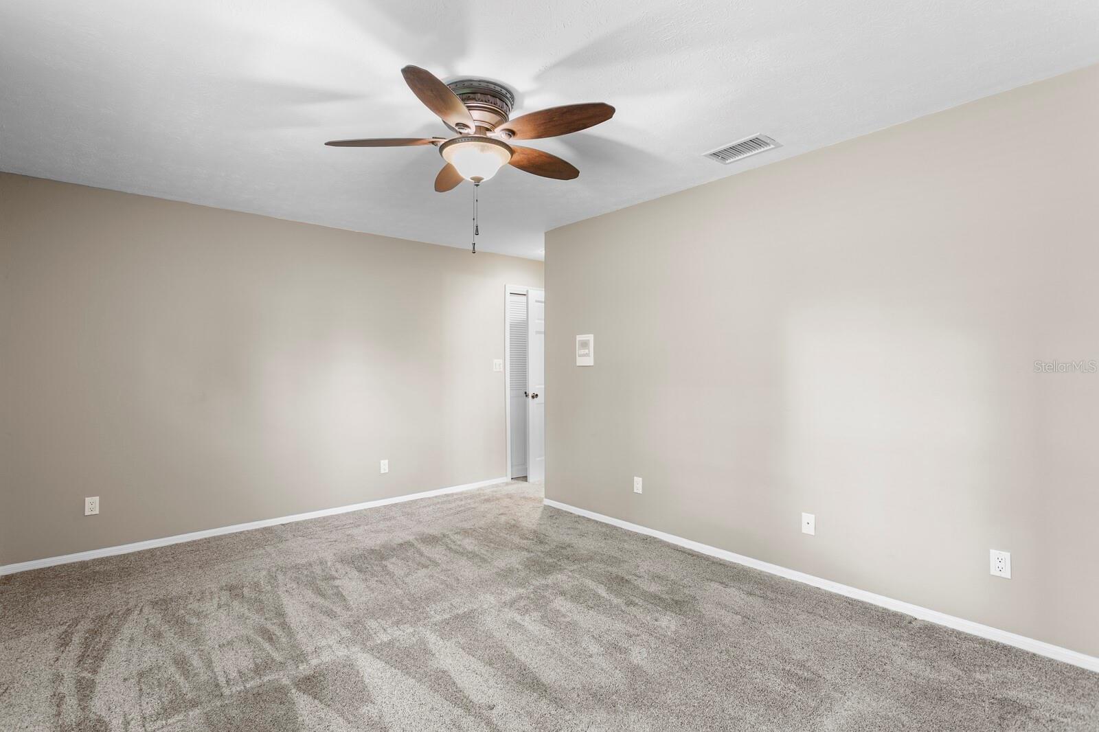 Listing photo id 25 for 818 Gascon Place