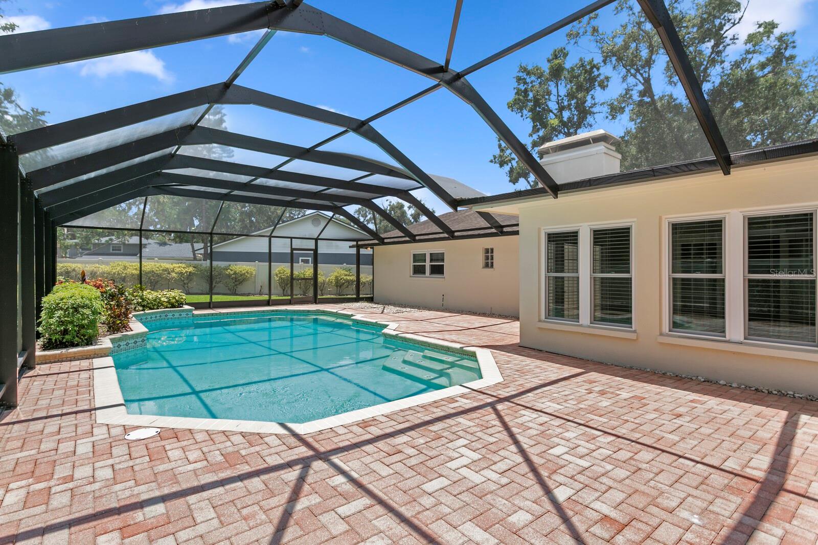 Listing photo id 31 for 818 Gascon Place