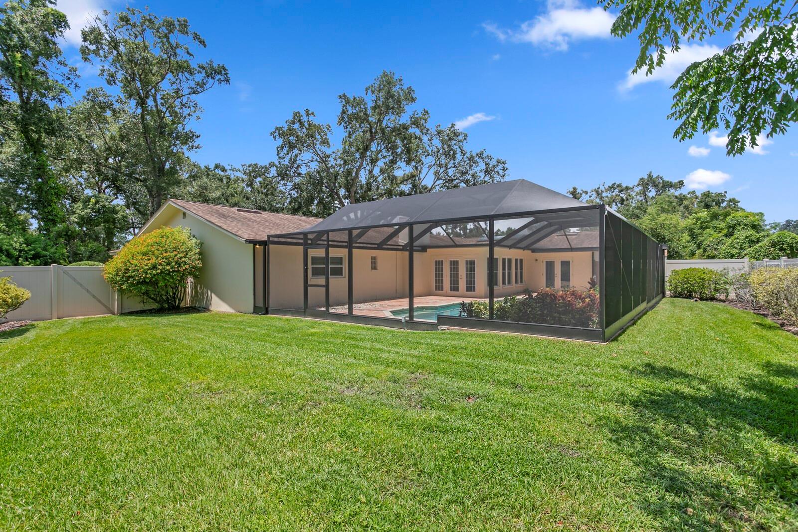 Listing photo id 37 for 818 Gascon Place