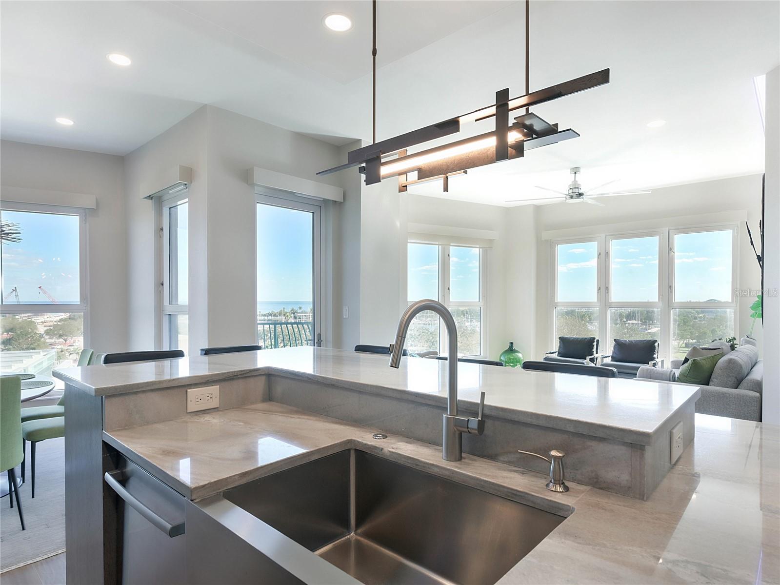 Image 18 of 50 For 288 Beach Drive Ne 6a